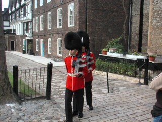 Охранники в Тауэре