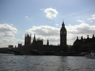 Вид на Биг Бен и парламент